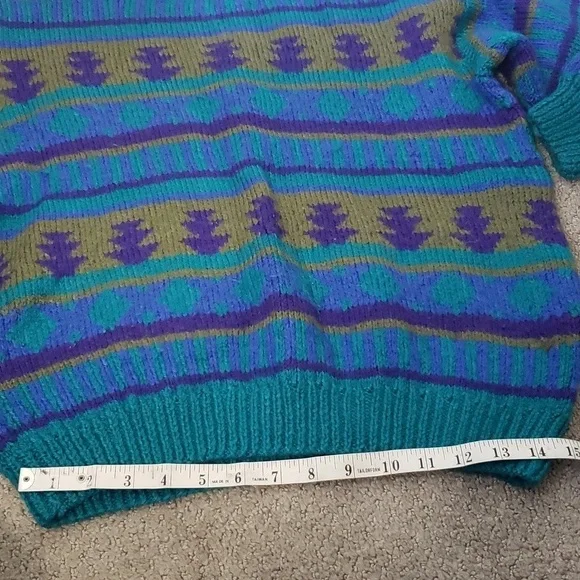 Vintage handmade knit sweater with geometric shapes medium - Picture 8 of 8